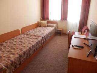 Отель Roza Family Hotel Казанлык Двухместный номер с 2 отдельными кроватями-18